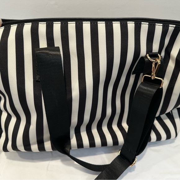 Alice and Olivia overnight bag - Picture 3 of 7